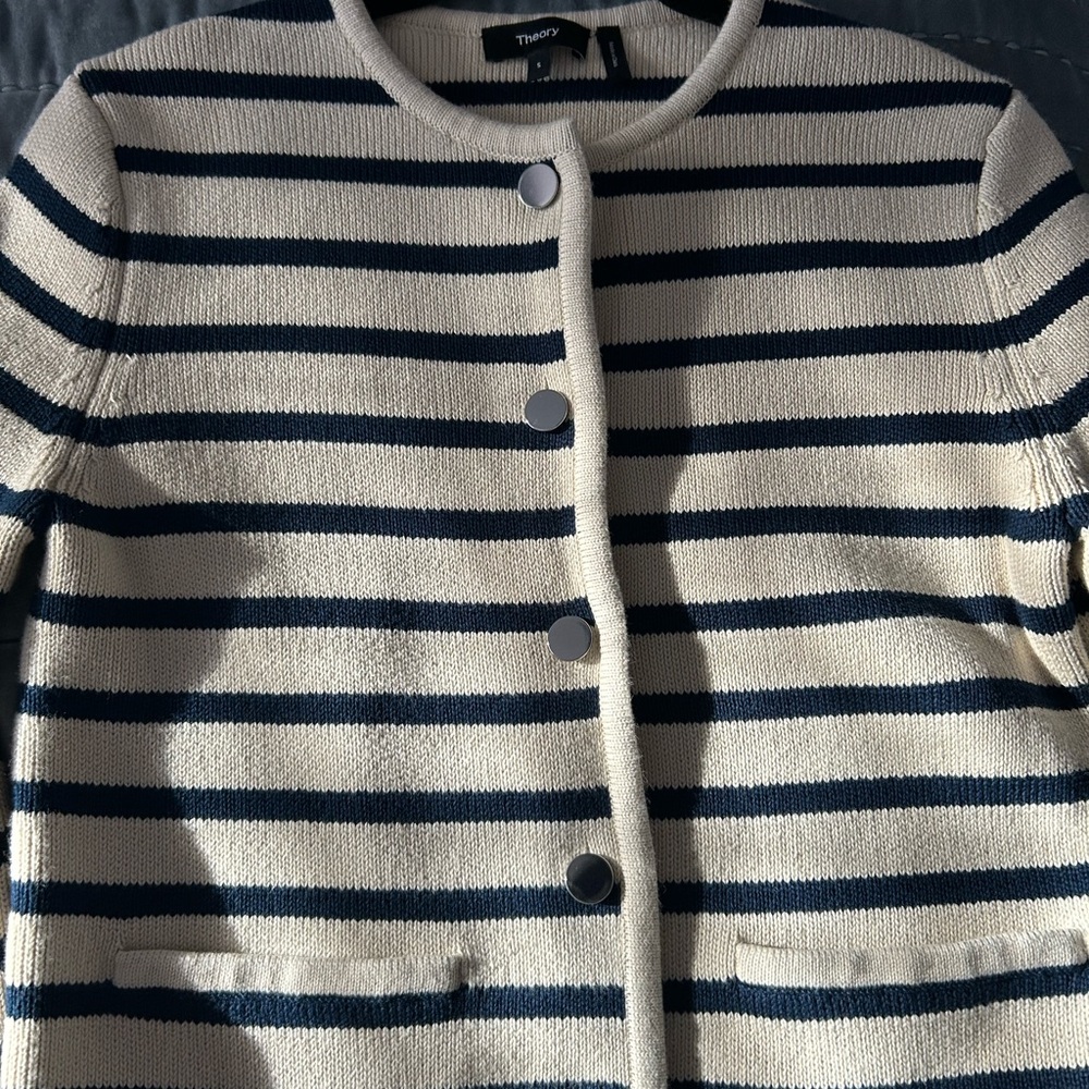 Theory Classic Cream and Blue Knit Cardigan - Picture 4 of 13
